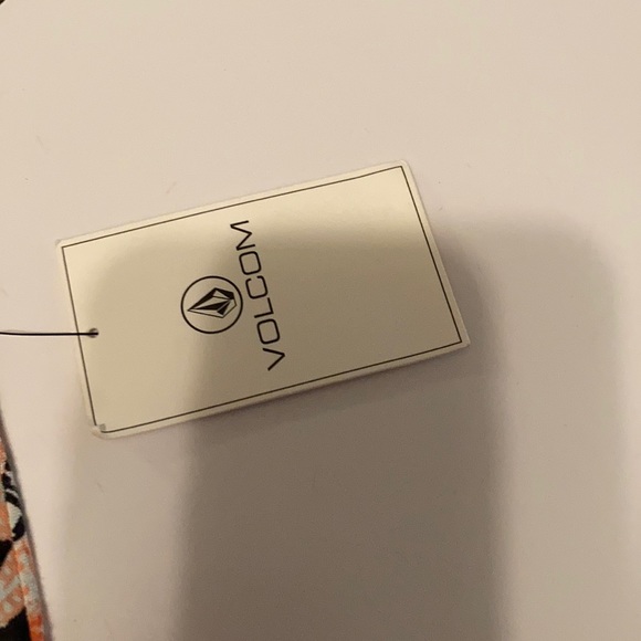 XS Volcom Top - Picture 2 of 6